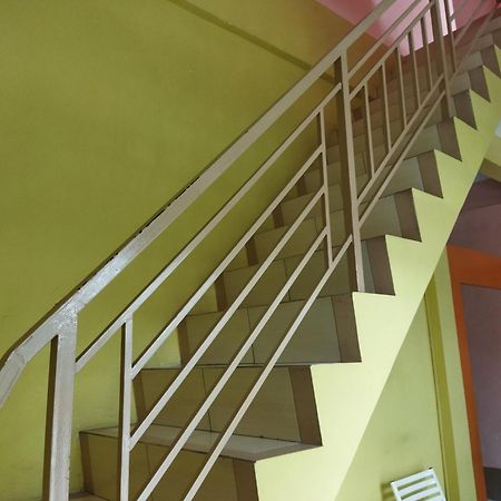 Oyo 92231 Penginapan Tanjung Alang Syariah Makassar Exterior photo