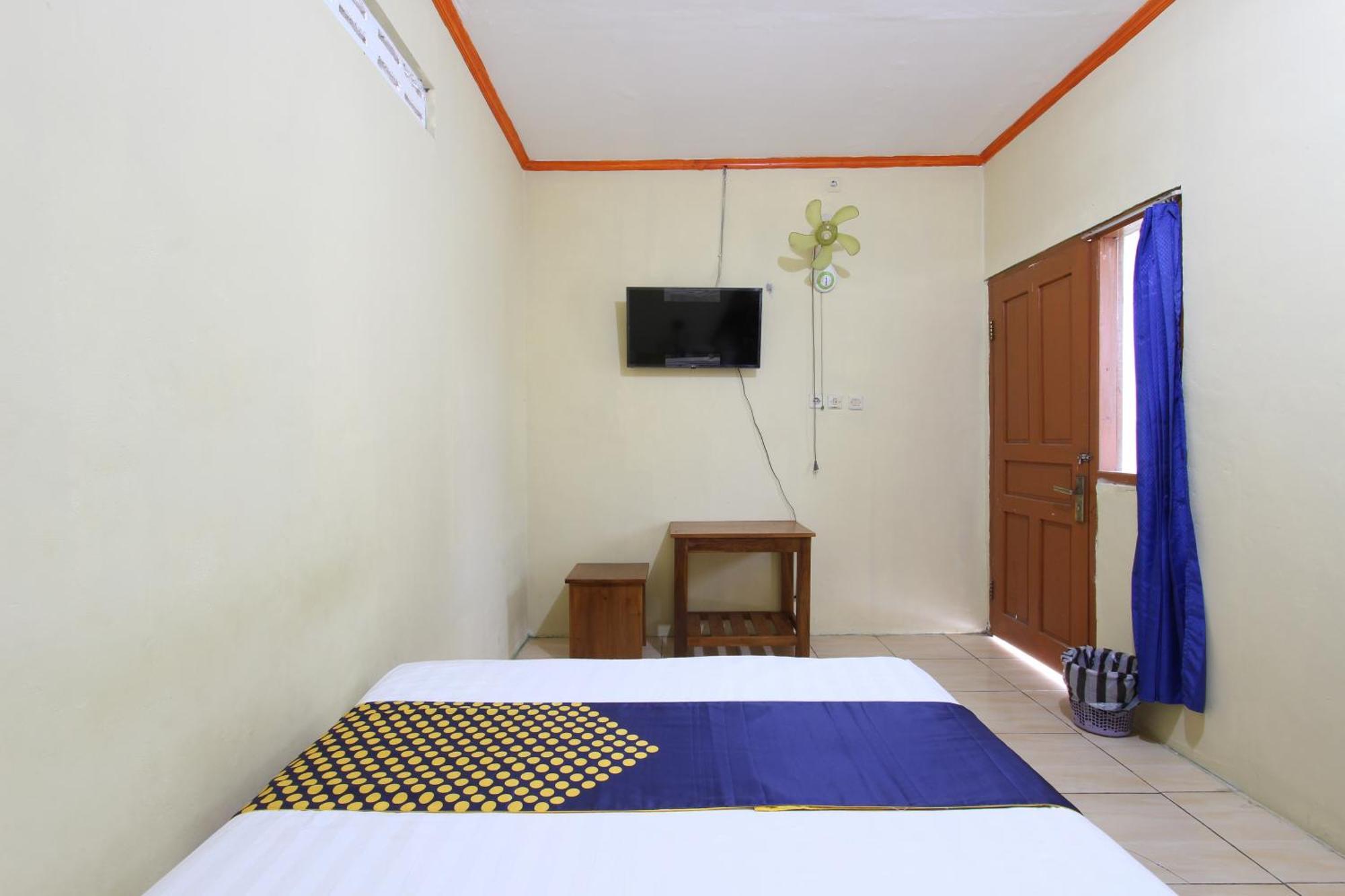 Oyo 92231 Penginapan Tanjung Alang Syariah Makassar Exterior photo