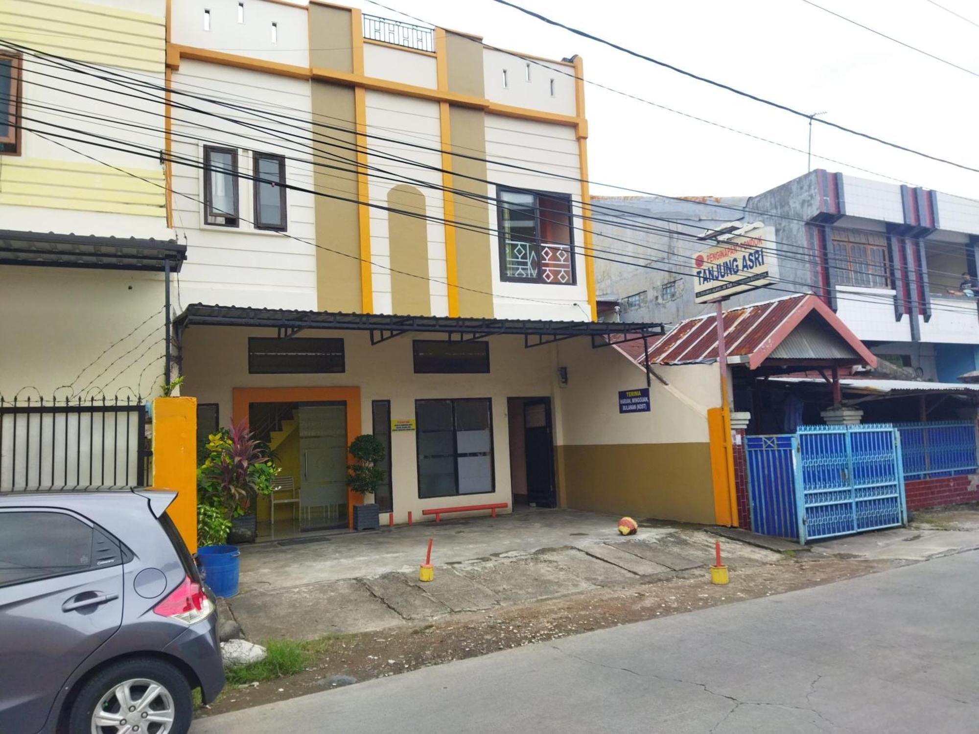 Oyo 92231 Penginapan Tanjung Alang Syariah Makassar Exterior photo